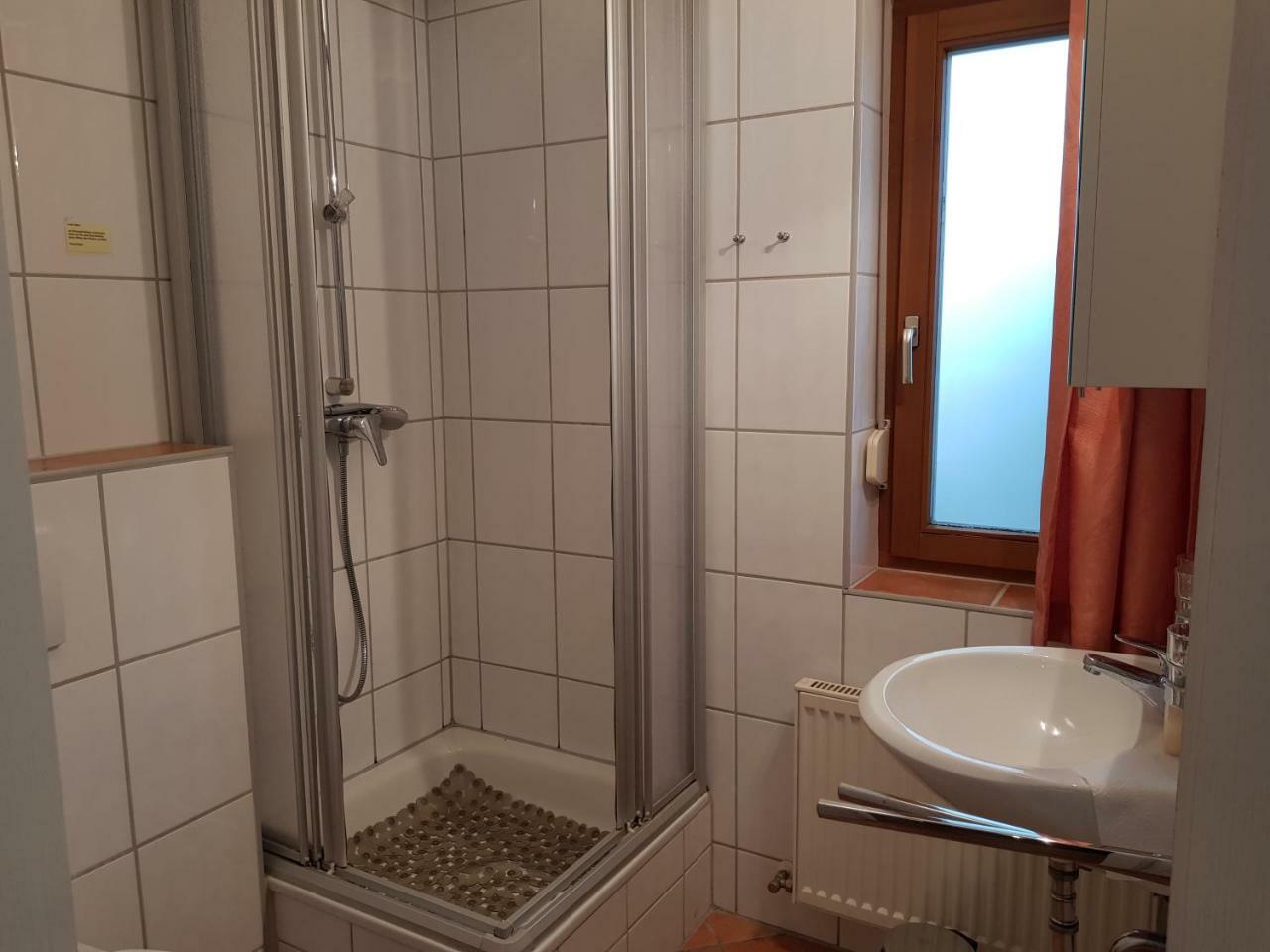 Ferienwohnung 4 Im Haus Am See Mit Wintergarten Und Terrasse Seedorf  Chambre photo