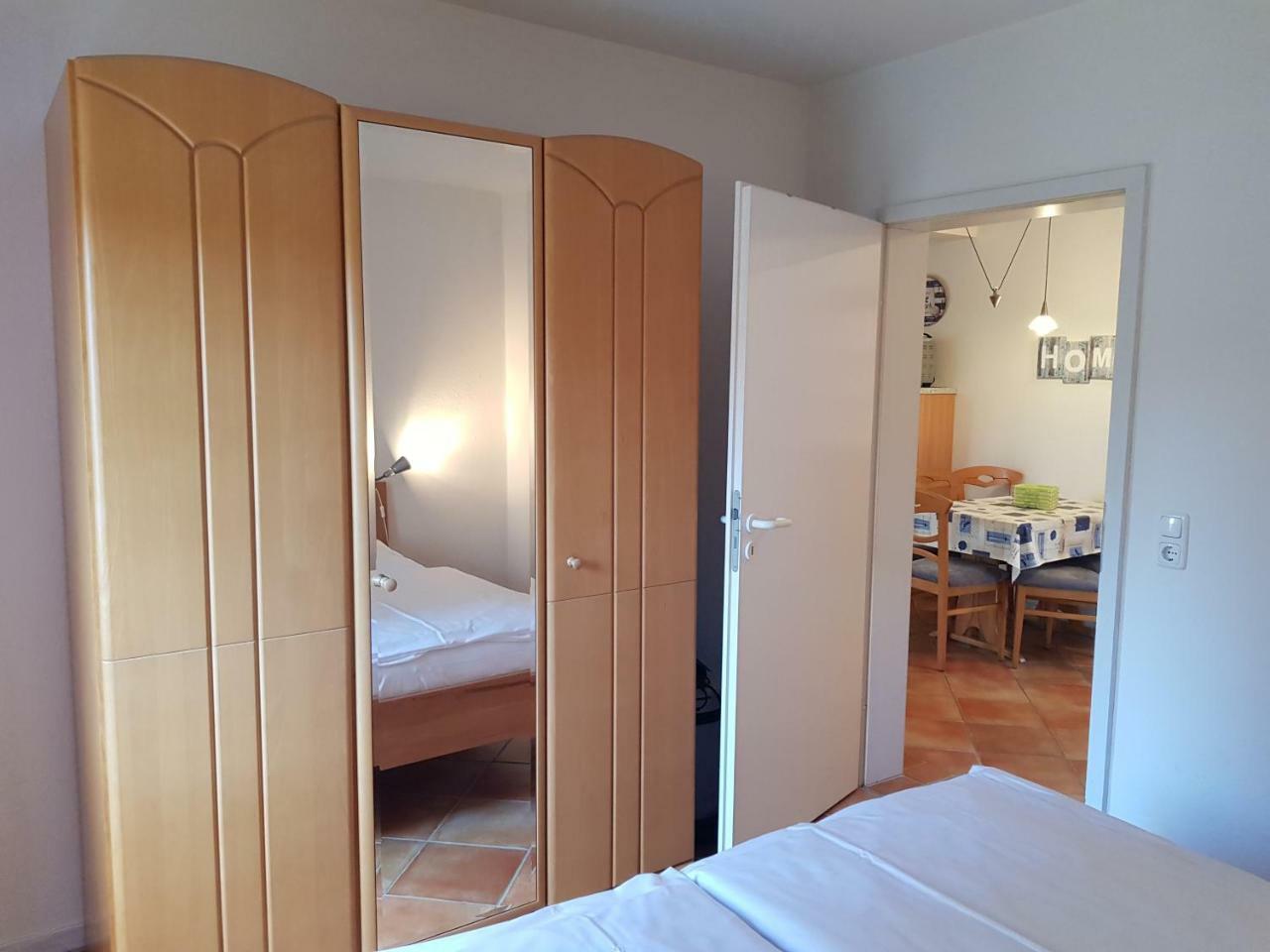 Ferienwohnung 4 Im Haus Am See Mit Wintergarten Und Terrasse Seedorf  Chambre photo
